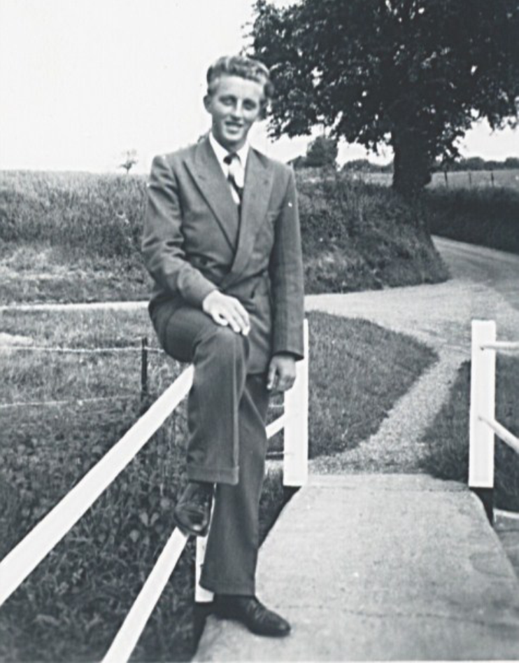 David-Adams-on-footbridge-over-ford-at-bottom-of-Tuckers-Hill-and-Bockings-abt-1955
